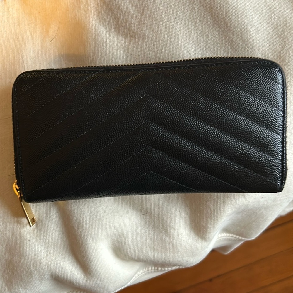 Great comdition ysl wallet 100% authentic !